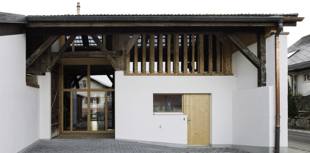 Vue extérieure de la ferme côté entrée