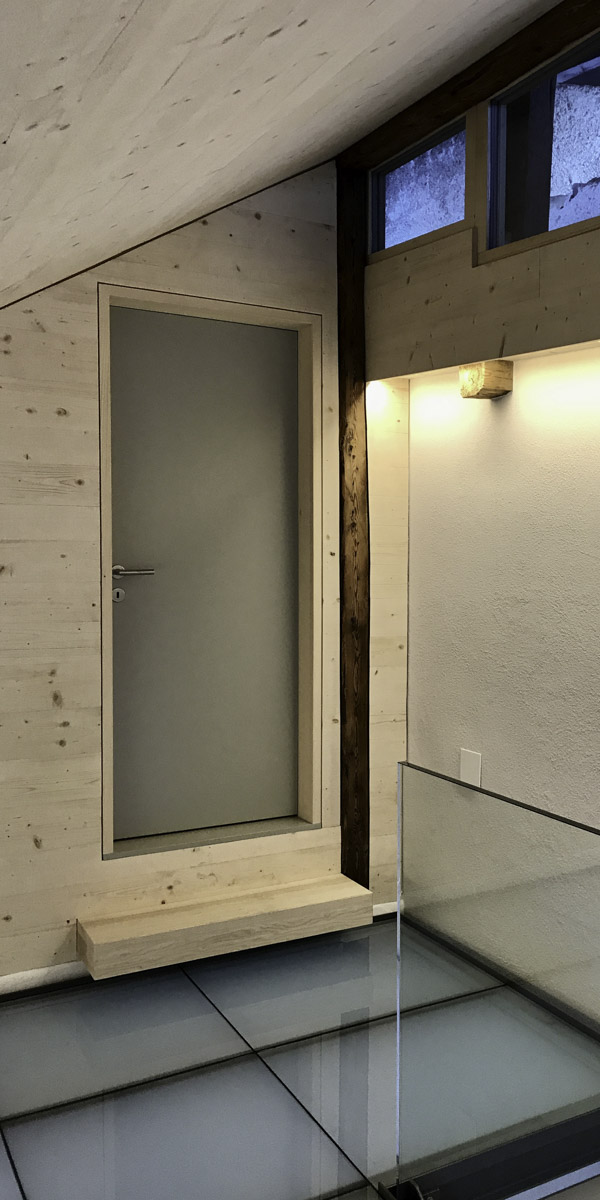 Corridor et porte WC