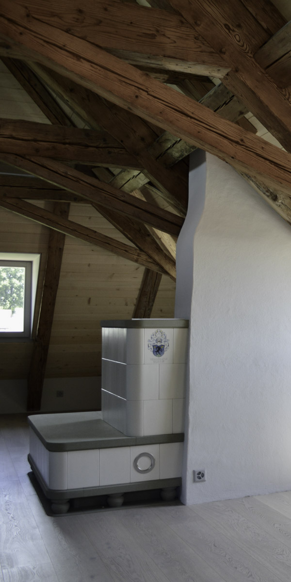 Ancien fourneau dans les combles